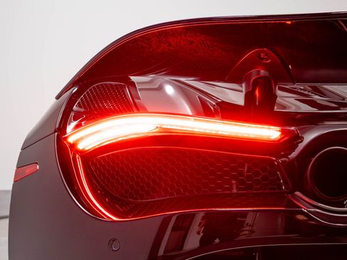 Used 2019 McLaren 720S Luxury RWD image 45