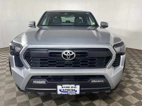 Used 2024 Toyota Tacoma TRD Off-Road AWD/4WD image 10