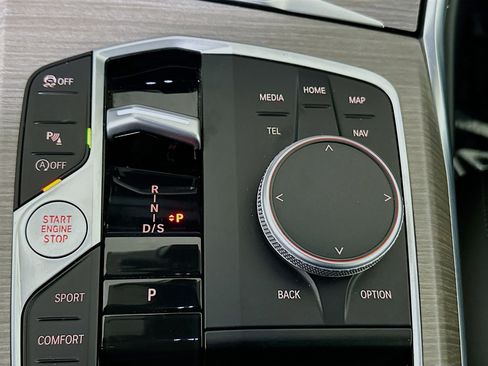 Used 2025 BMW 430i Convertible w/ Premium Package image 21