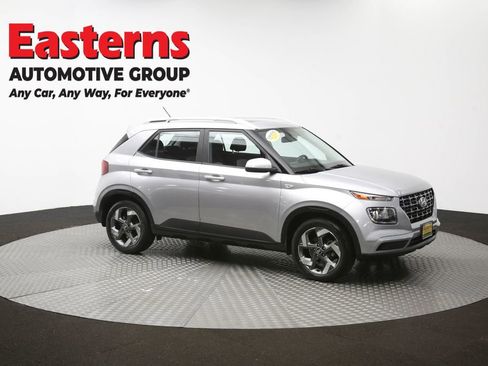 Used 2023 Hyundai Venue SEL image 49