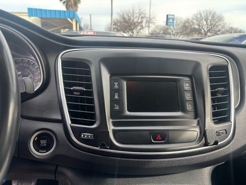 Used 2015 Chrysler 200 Limited w/ Convenience Group FWD image 13
