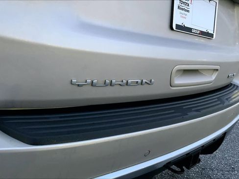 Used 2023 GMC Yukon SLT image 29