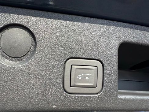 New 2026 Chevrolet Equinox LT w/ Convenience Package II image 19