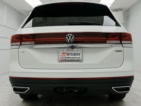 Used 2024 Volkswagen Atlas SE image 4