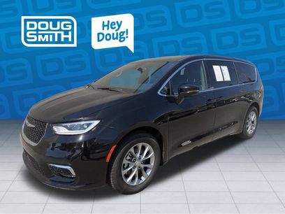 Used 2026 Chrysler Pacifica Limited