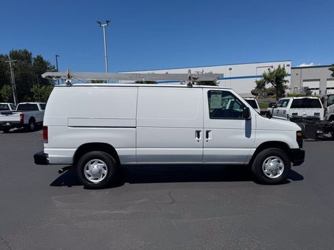 Used 2012 Ford E-250 and Econoline 250 w/ Commercial Cargo Van Pkg RWD image 3
