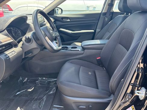 Used 2025 Nissan Altima 2.5 SV FWD image 27