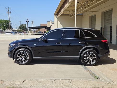 Used 2025 Mercedes-Benz GLC 350e 4MATIC image 4