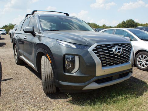 Used 2022 Hyundai Palisade Limited FWD image 3