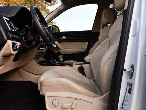 Used 2023 Audi Q5 2.0T Prestige w/ Prestige Package image 15