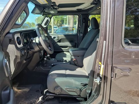 Used 2024 Jeep Wrangler Sport S image 20