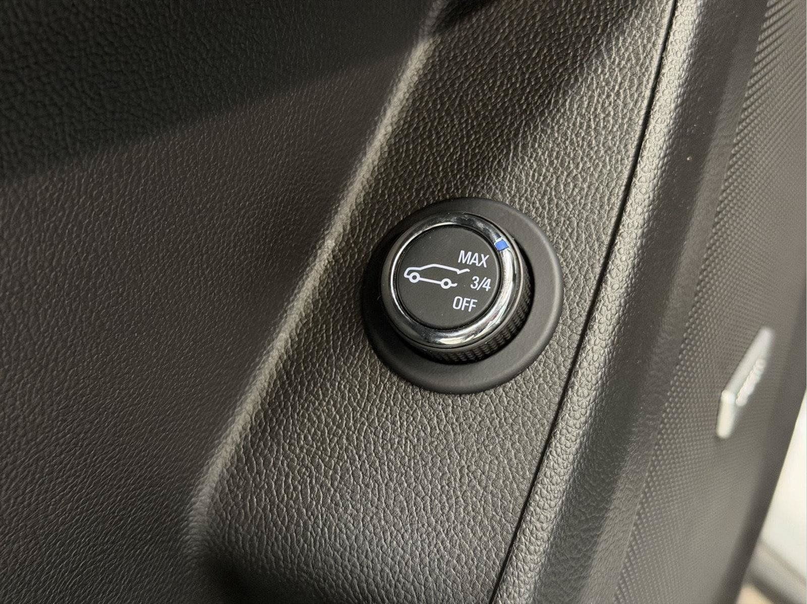 Used 2023 Chevrolet Traverse RS w/ LPO, Floor Liner Package AWD/4WD image 40
