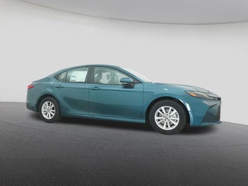 New 2026 Toyota Camry LE image 28