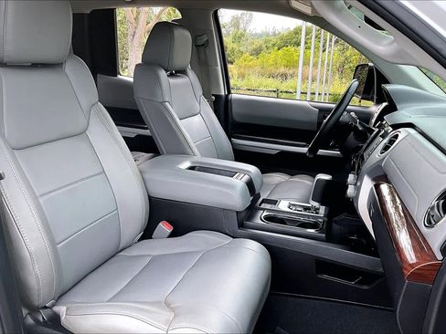 Used 2015 Toyota Tundra Limited w/ Limited Premium Package image 8