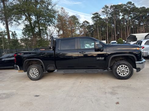 Used 2021 Chevrolet Silverado 2500 LT w/ Texas Edition image 3