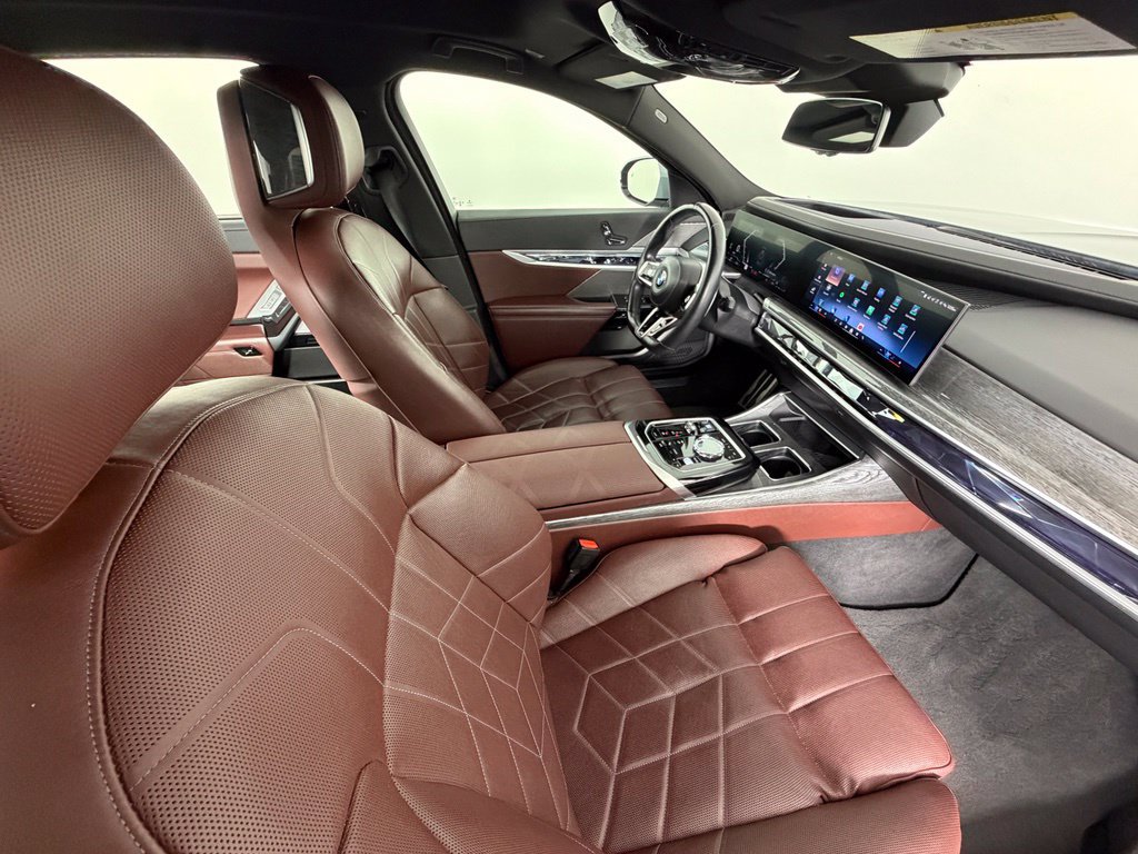 Used 2023 BMW 740i w/ Executive Package RWD image 41