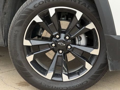 Certified 2025 Chevrolet Equinox RS w/ Safety and Technology Package image 9