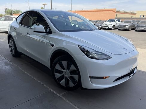 Used 2023 Tesla Model Y Long Range AWD/4WD image 6