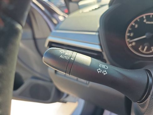 Used 2024 Nissan Altima 2.5 SR FWD image 34