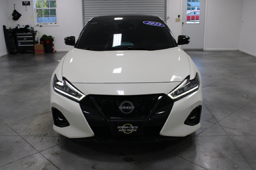 Used 2023 Nissan Maxima SR w/ Sport Mat Group FWD image 3
