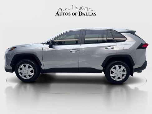 Used 2024 Toyota RAV4 LE FWD image 5