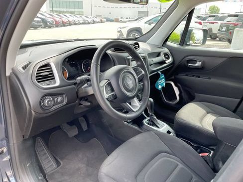 Used 2020 Jeep Renegade Latitude FWD image 9
