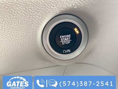 Used 2023 Chrysler Pacifica Touring-L image 28