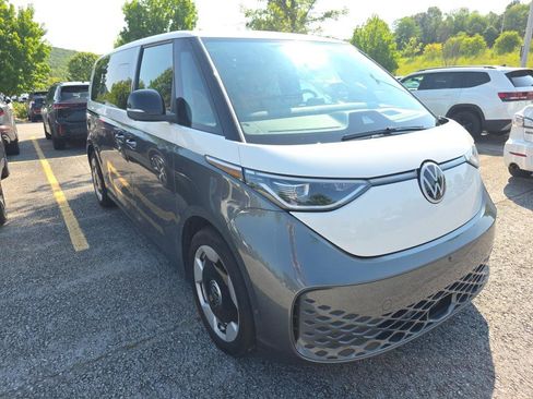 Used 2025 Volkswagen ID. Buzz Pro S Plus AWD/4WD image 3