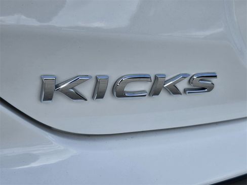 Used 2024 Nissan Kicks S image 14