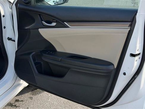 Used 2020 Honda Civic Touring image 33