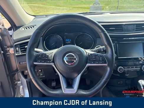 Used 2019 Nissan Rogue SV FWD image 19