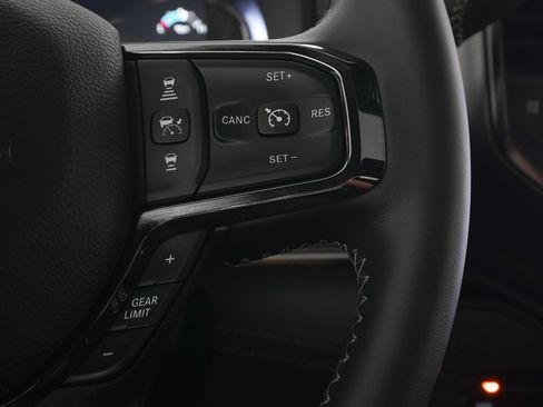 Used 2026 RAM 3500 Limited AWD/4WD image 21