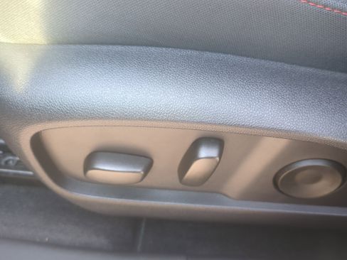 Used 2025 Chevrolet Equinox RS w/ Safety and Technology Package image 11