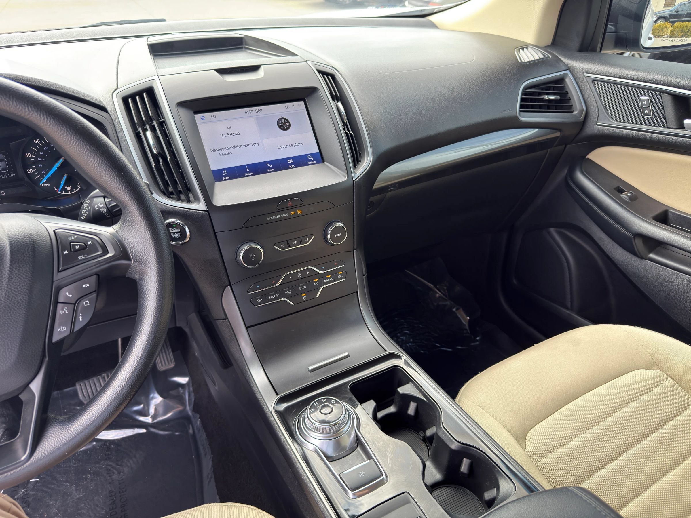 Used 2020 Ford Edge SE FWD image 19