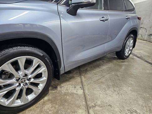 Used 2022 Toyota Highlander Limited image 10
