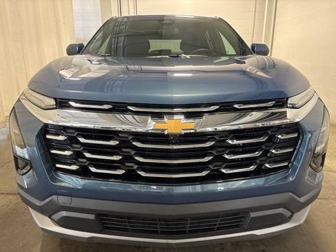 Used 2026 Chevrolet Equinox LT w/ Convenience Package II AWD/4WD image 2