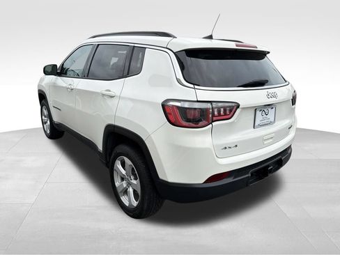 Used 2019 Jeep Compass Latitude w/ Popular Equipment Group AWD/4WD image 5