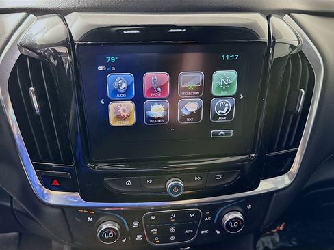 Used 2019 Chevrolet Traverse Premier w/ LPO, Blackout Package FWD image 18