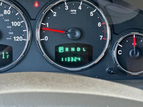 Used 2008 Jeep Liberty Limited w/ Premium Group AWD/4WD image 24