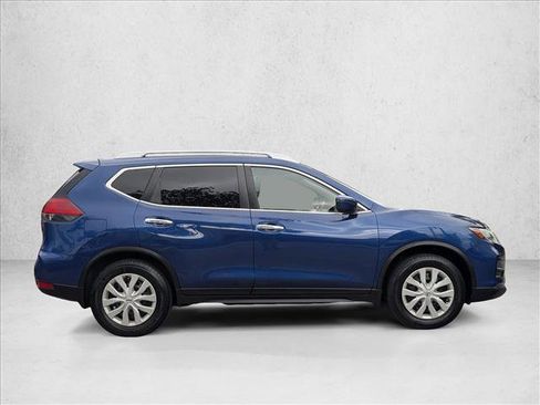 Used 2017 Nissan Rogue S w/ S Appearance Package image 4