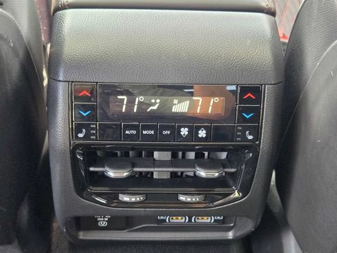 Used 2023 Jeep Grand Cherokee Summit w/ Advanced Protech Group IV AWD/4WD image 29