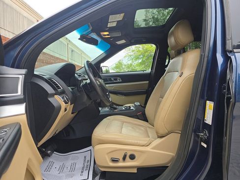 Used 2016 Ford Explorer XLT w/ Equipment Group 202A AWD/4WD image 9