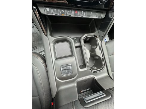 Used 2024 GMC Sierra 3500 AT4 w/ Technology Package AWD/4WD image 9