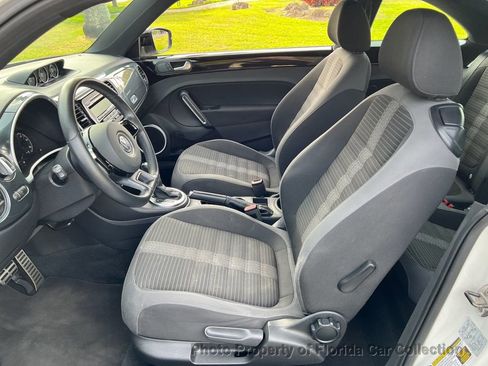 Used 2012 Volkswagen Beetle Launch Edition image 36