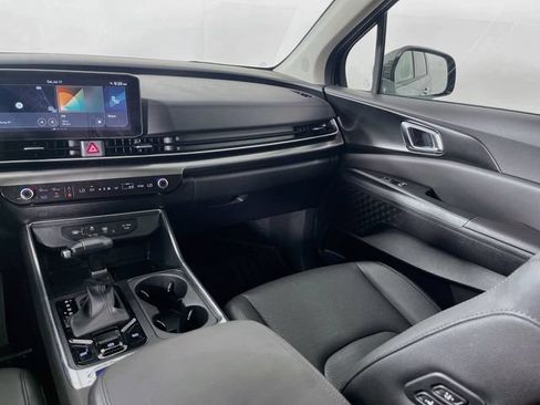 Used 2025 Kia Carnival SX Prestige FWD image 26