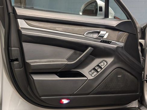 Used 2015 Porsche Panamera GTS AWD/4WD image 20