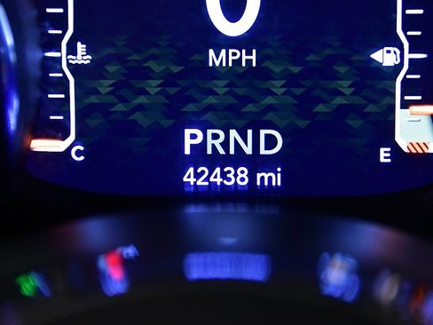 Used 2022 Jeep Wrangler Unlimited Sahara w/ Dual Top Group image 15