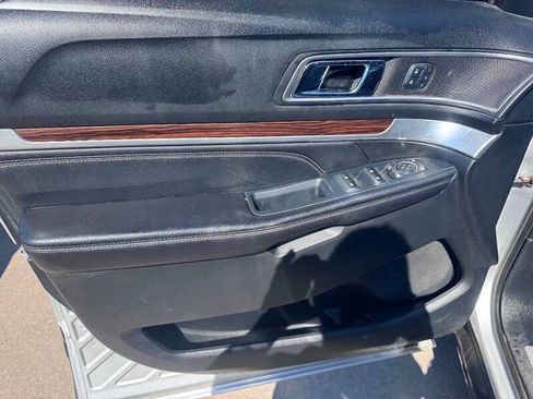 Used 2016 Ford Explorer Limited image 7