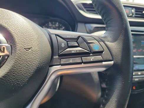 Used 2021 Nissan Rogue Sport SV w/ Technology Package FWD image 24
