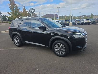 Used 2023 Nissan Pathfinder SL